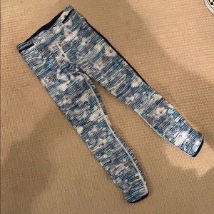 Lululemon size 4 gently worn 7/8 length tights